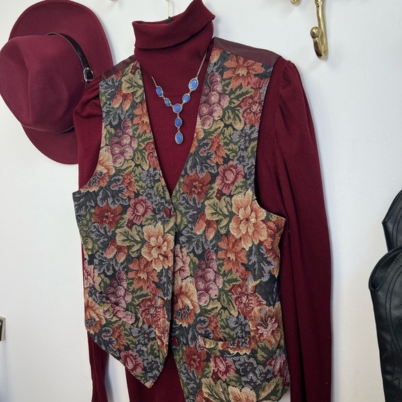 Vintage tapestry BoHo vest with shabby chic equestrian prairie granny vibe M - Picture 2 of 9